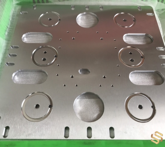 Gia công chính xác phay CNC